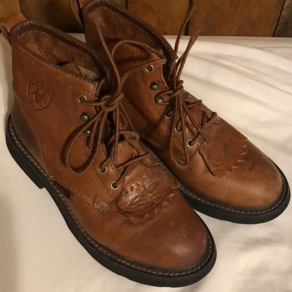 Womens Ariat lace up boots - Picture 2 of 6